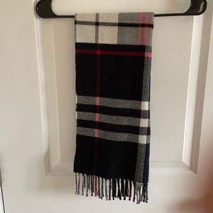 Burberry wool scarf